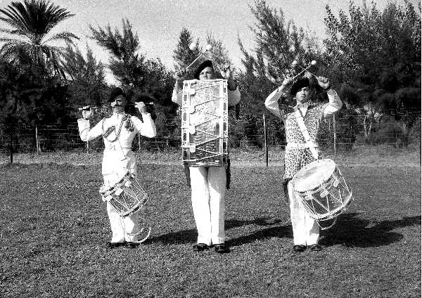 Images/1 LF -Uniforms 1950381.jpg